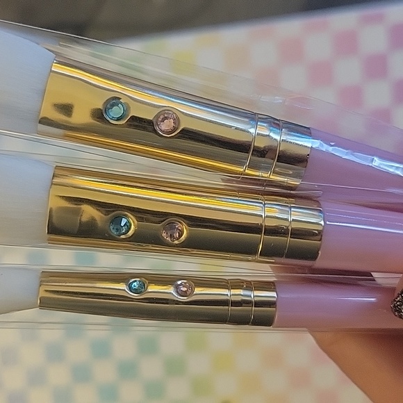 Nwt Trio brush set - Picture 3 of 4